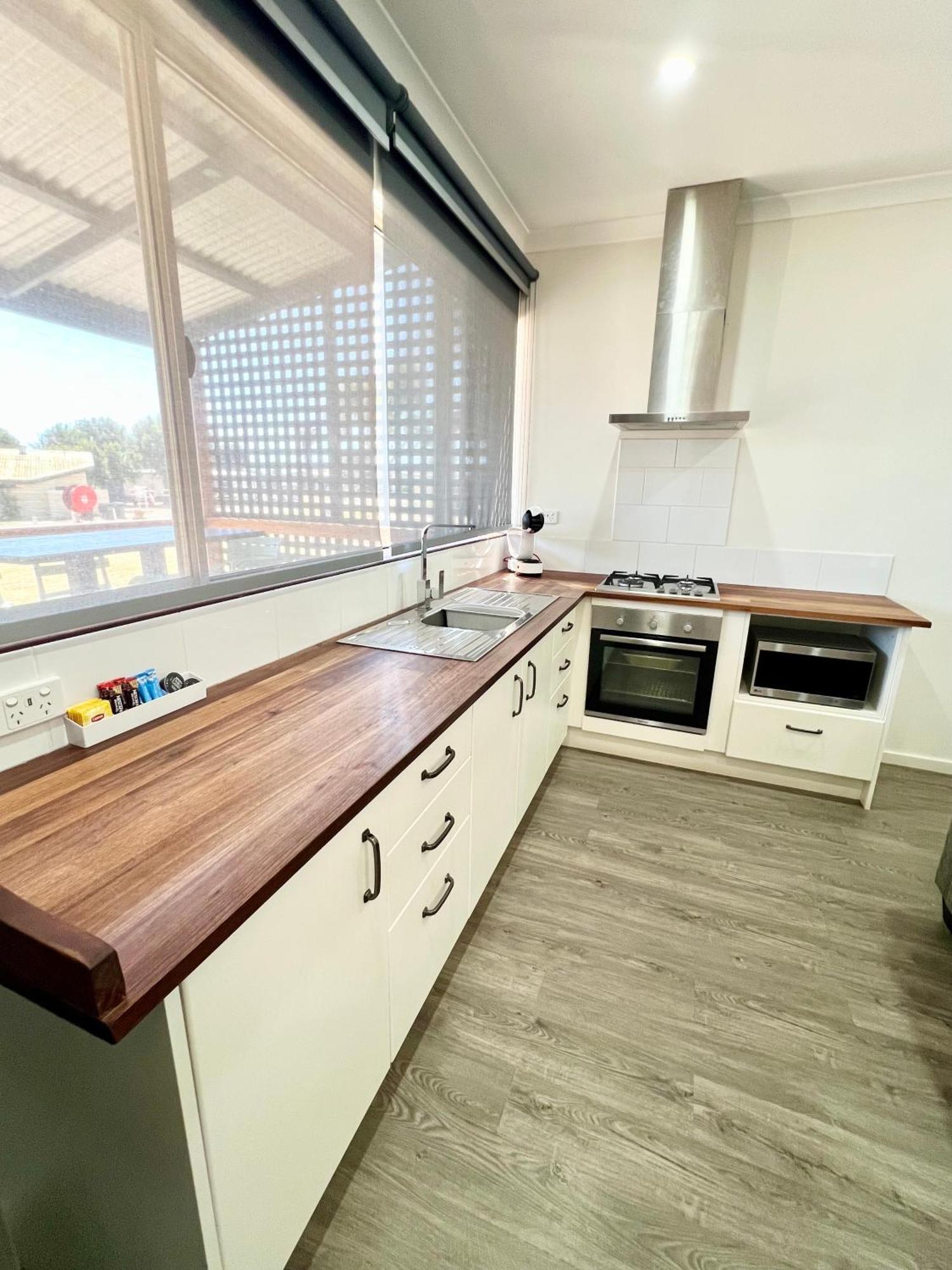 Sunset Beach Holiday Park Geraldton Exteriör bild